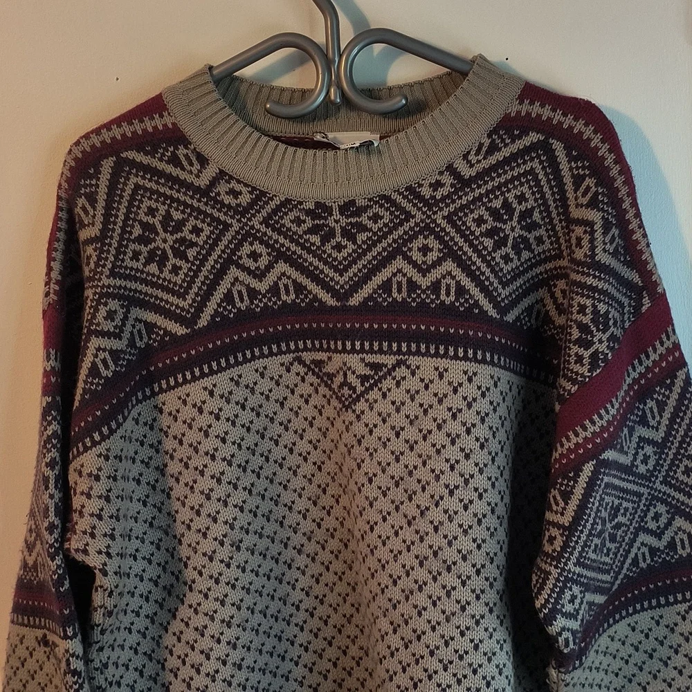 Vintage Patterned Knit Sweater - Picture 5 of 5